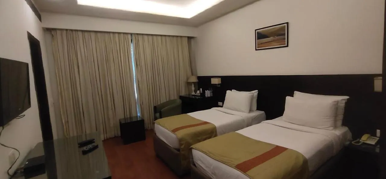 ****  ניו דלהי Ikhaya Hotel The Highline הודו
