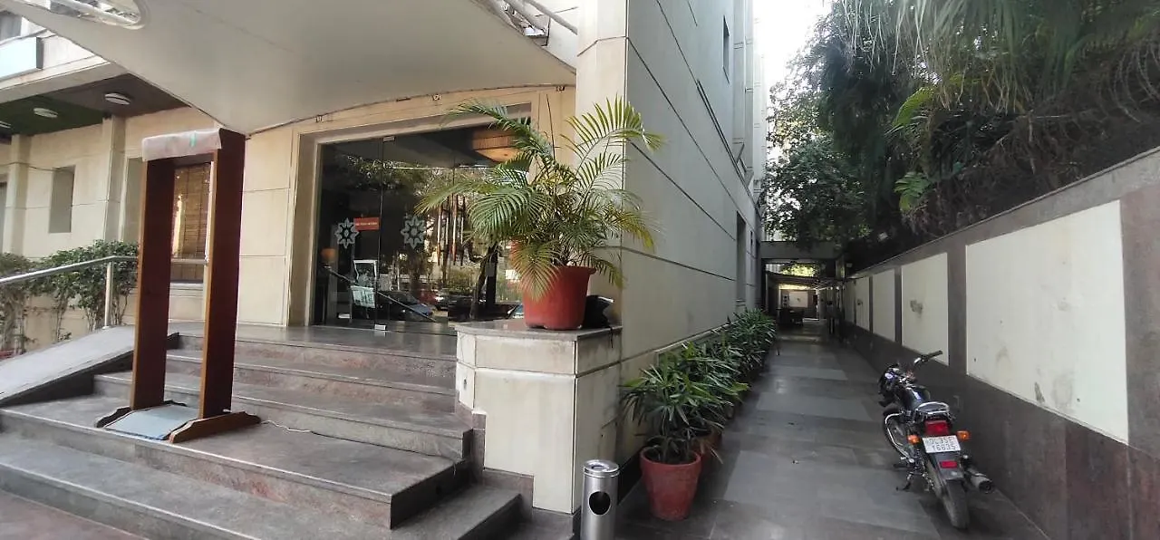 Ikhaya Hotel The Highline New Delhi