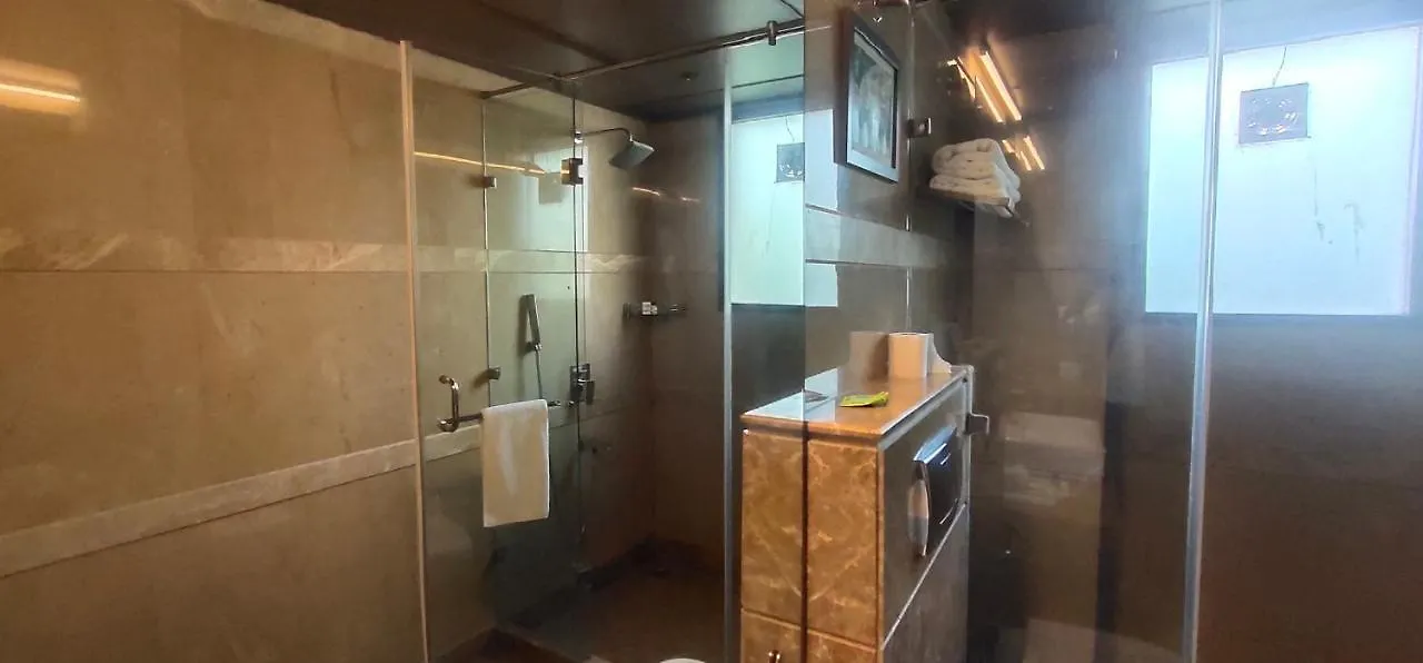 Ikhaya Hotel The Highline New Delhi