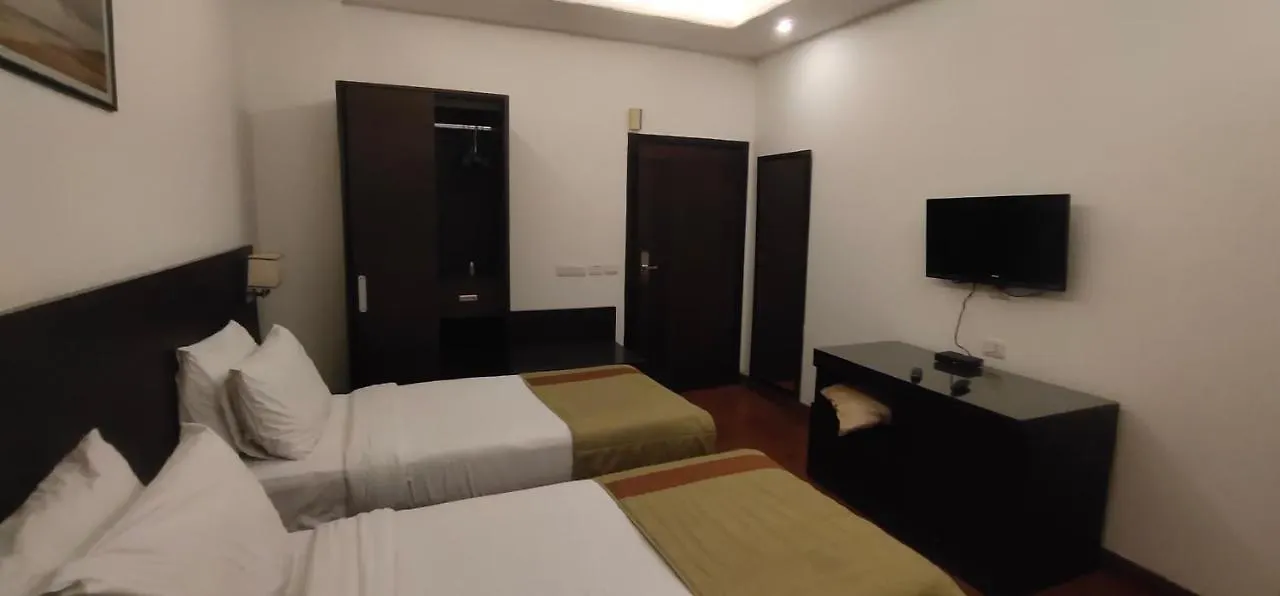 Ikhaya Hotel The Highline Νέο Δελχί 4*,  Ινδία